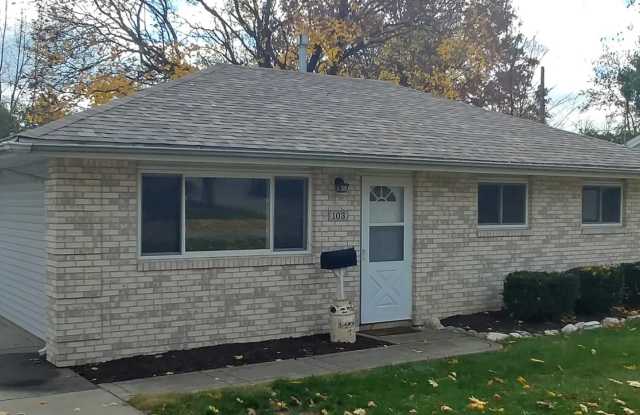 3-Bedroom Home in Normal with Detached Garage  Large Backyard photos photos