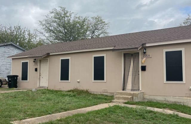 205 West Vardeman Avenue - A photos photos