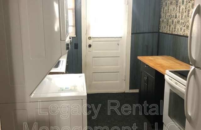 424 1/2 South Poplar Street - 2 Gallery 4