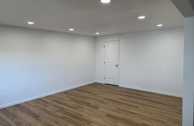 220 Farragut Avenue North Gallery 3