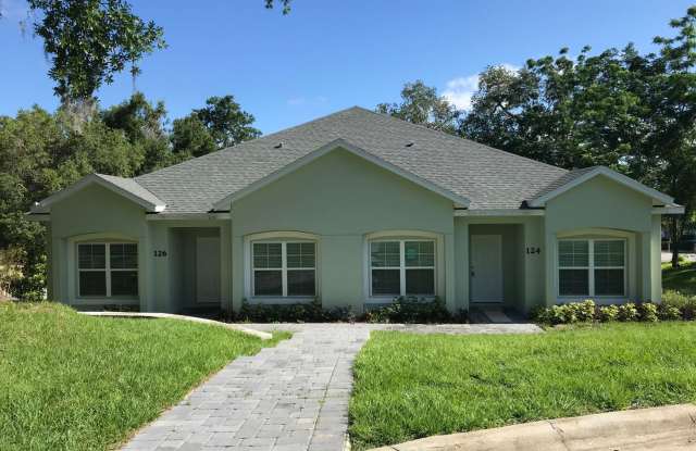 Furnished very clean 3 bed/ 2 bath/ 3 car garage duplex - 126 Orange Avenue, Clermont, FL 34711