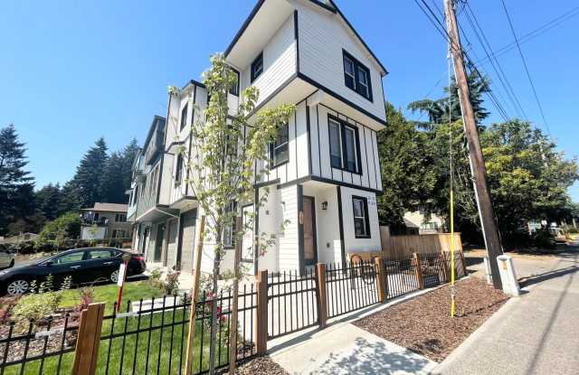 Lovely 3 Bedroom Townhome Built In 2022! photos photos