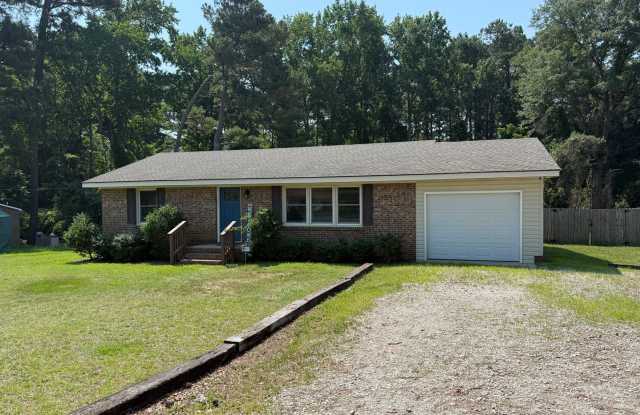Tranquil 3 Bed 2 Bath Home in Raeford photos photos