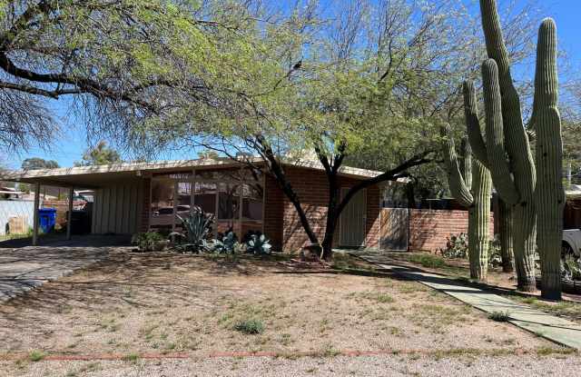 Central 3 Bedroom 2 Bath Burnt Adobe Home with Pool photos photos Central 3 Bedroom 2 Bath Burnt Adobe Home with Pool photos photos