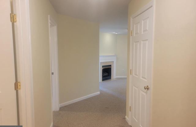 8813 STONE RIDGE CIR #202 Gallery 2