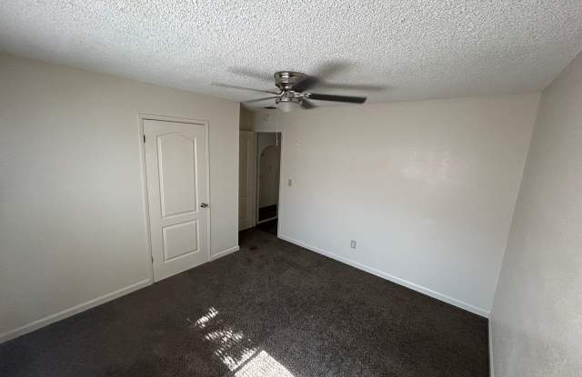 93 E. Hazelwood #B photos photos