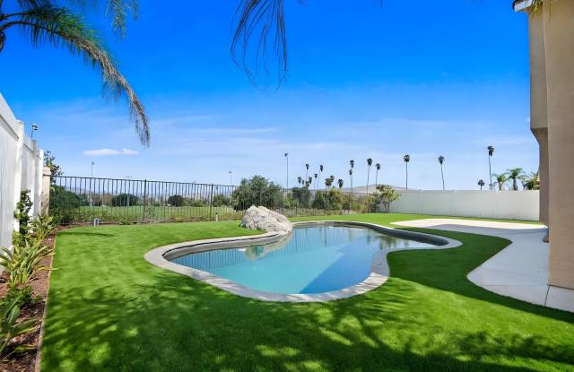Available now! Great Views 2 story 4/2.5 bath home in Corona Vista for lease! Gallery 3