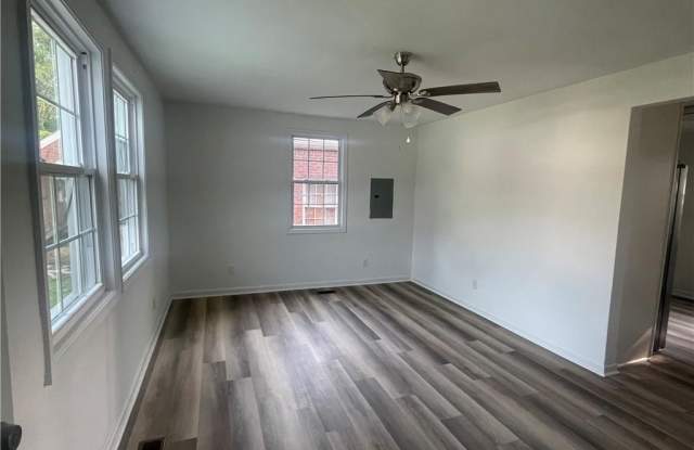 3145 Hyde Unit 1 Circle Gallery 2
