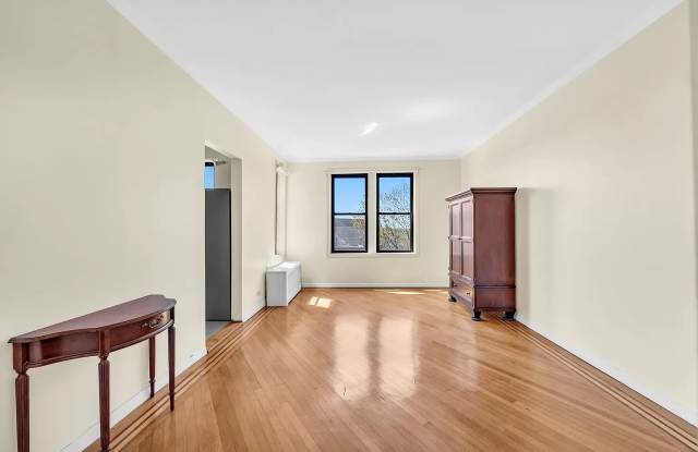 4410 Cayuga Ave Apt 6F photos photos