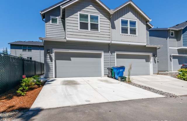 Newer 3BD/2.5BA Townhome Near Walking Trail With Fenced Back Yard, Attached Garage! photos photos