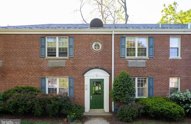 2 AUBURN CT #2D - 2 Auburn Court, Alexandria, VA 22305