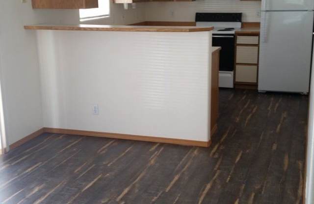 1010 Evergreen Gallery 2