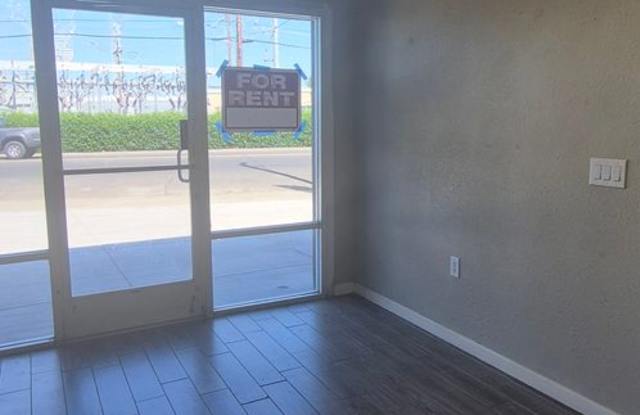 Commercial Property with a Condo Like Space on the 2nd Floor - Endless Possibilities Gallery 3