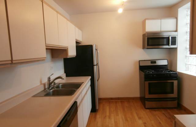 4933 N Kedzie Ave photos photos