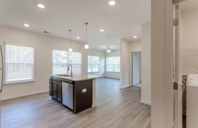 The Laurel- 1 Bedroom Gallery 3