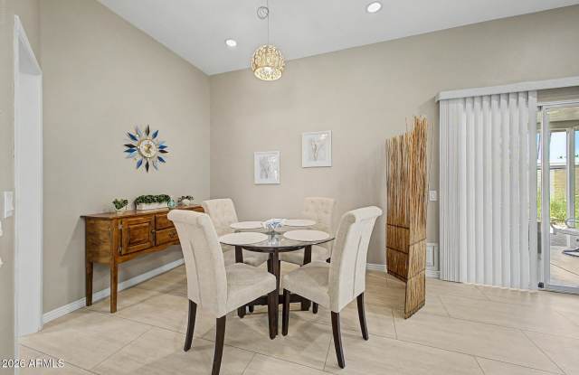 10454 W PALMERAS Drive Gallery 3