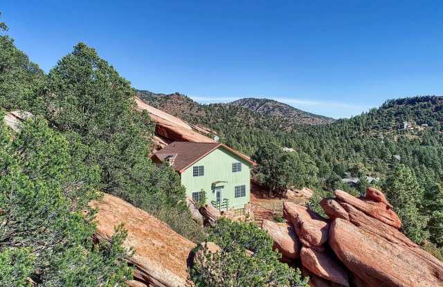 Beautiful 3 Bed Home Perched on a Mountain Side!! photos photos