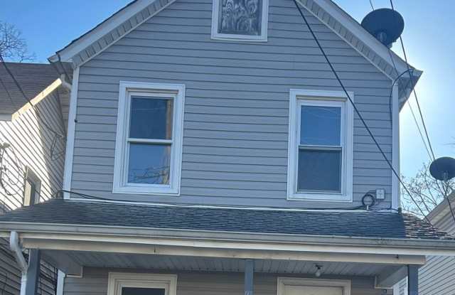 Lovely 3 bedroom 1 bath single family house for rent in Asbury Park! - 646 Church Street, Asbury Park, NJ 07712
