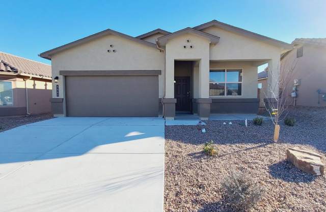 3 bed 2 bath home in Huning Ranch Energy Efficient Home! photos photos