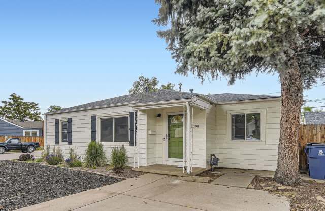 Remodeled 2BD, 1.5BA Chaffee Park Home with 1-Car Garage photos photos