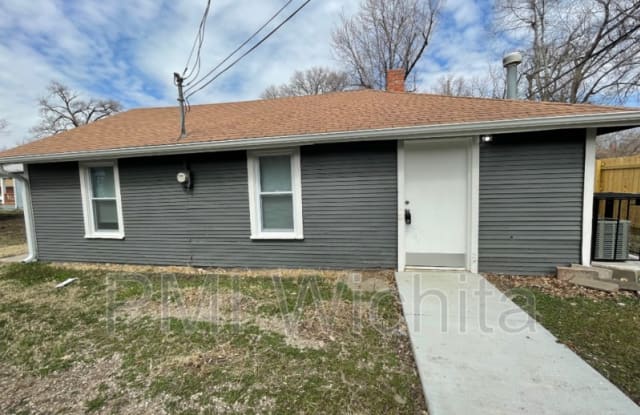 208 N Ash St - 208 North Ash Street, Wichita, KS 67214