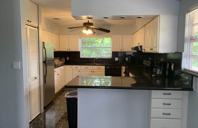 2450 Orlando Road Gallery 1