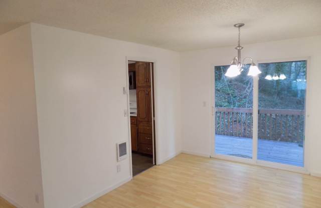 4762 Brookwood Street Gallery 4