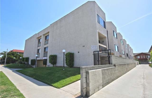 210 W Grand photos photos 210 W Grand photos photos