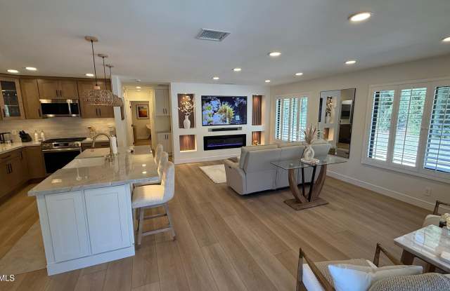 3439 Highwood Court unit: 130 photos photos