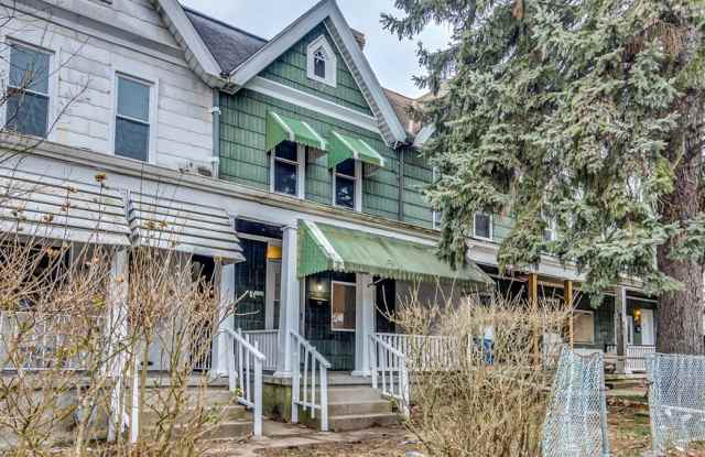 Remodeled 2 Bedroom, 1 Bathroom in Mt. Oliver- Newly Renovated! photos photos