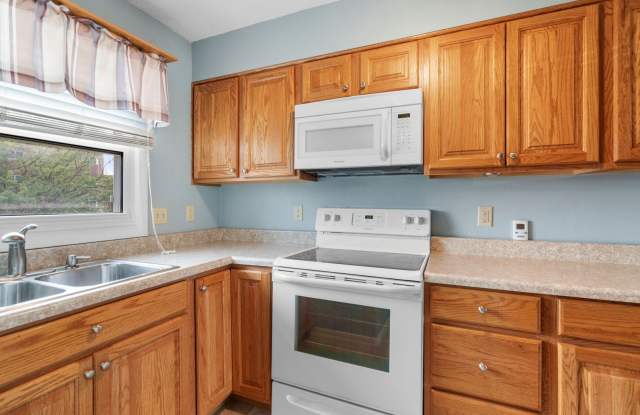 2bd 1.5 ba spacious condo for rent! photos photos