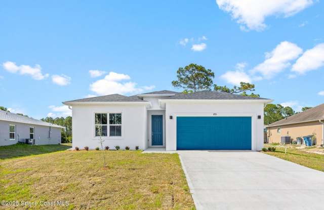 4-bedroom 3 Bathroom Rental w/ In-Law Suite Gallery 1