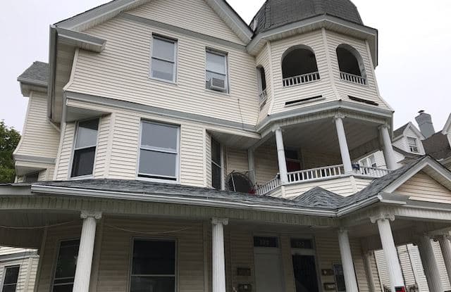 322 Chestnut St - 322 Chestnut St, New Britain, CT 06051