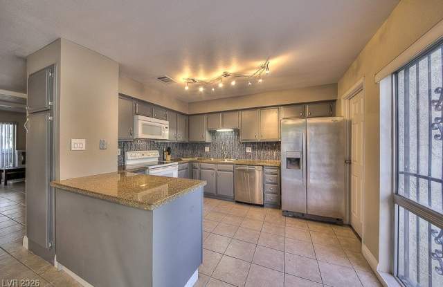 572 WILLOW GREEN Drive photos photos