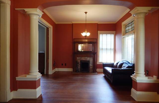 652 Boulevard SE Unit A Gallery 2