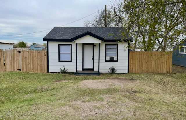 1905 North Avenue Q photos photos