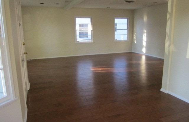 5048 Enfield Avenue Gallery 4