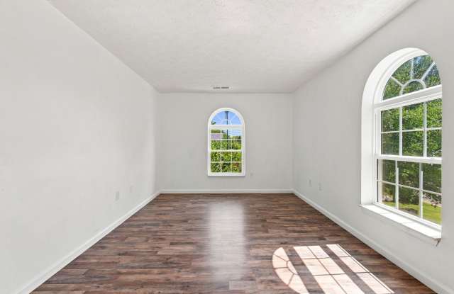 1081 S Broadway Gallery 2