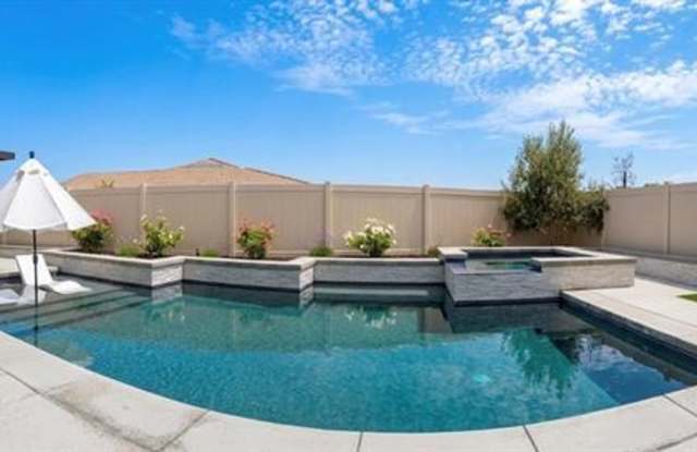 Stunning Pool Home photos photos