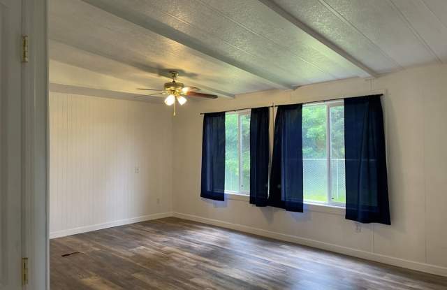 Charming Coupeville Home with Large Fully Fenced Yard! photos photos
