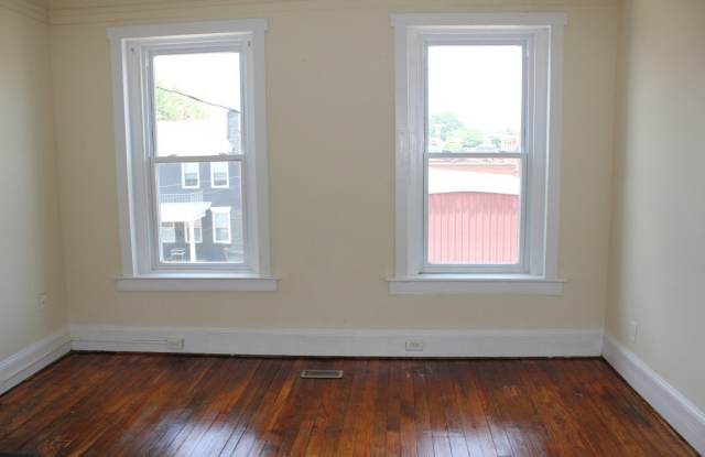 Spacious four bedroom, two full bath Fan/VCU area home. Available in August. Gallery 3