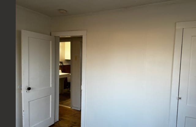 141 Cartwright Street Gallery 4