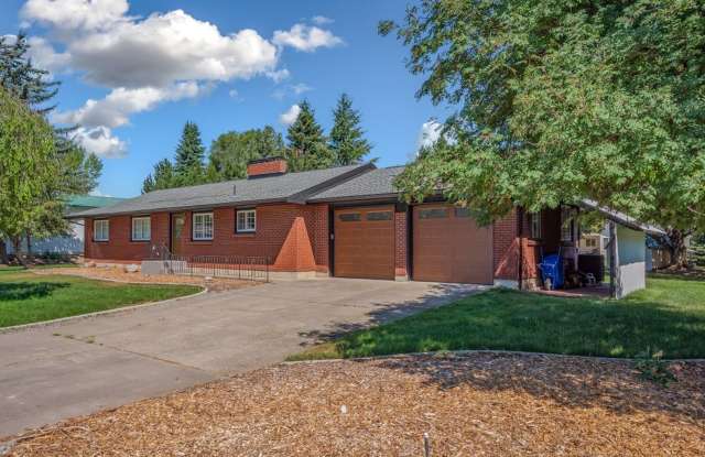 Fresh Remodel 5 bed 2.5 Bath by Avondale Golf Course photos photos