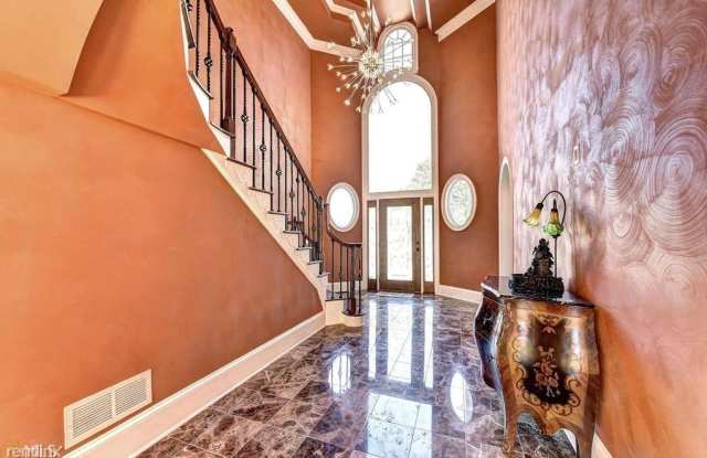 330 Driver Circle Ct Gallery 2