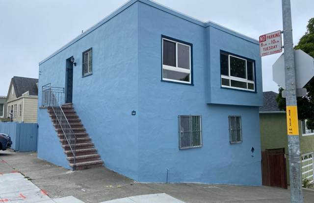 Spacious Corner Home in a Sunny Neighborhood (bayview) Gallery 1