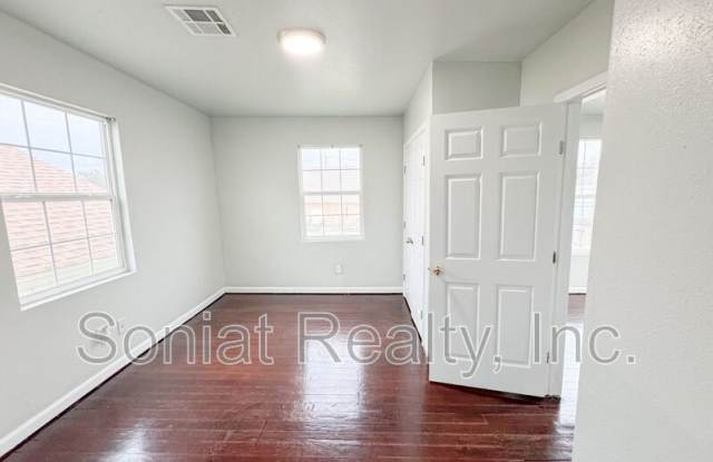 3433 LaSalle St. Gallery 4