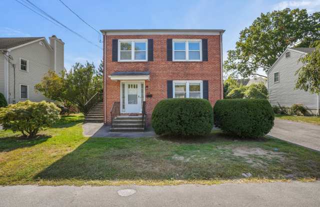 221 Hunyadi Avenue photos photos