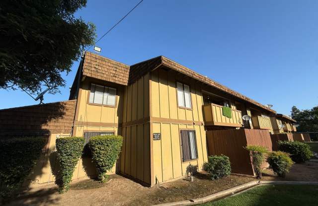 Downstairs 2 bedroom, 1 bathroom condo located in Fresno, C photos photos