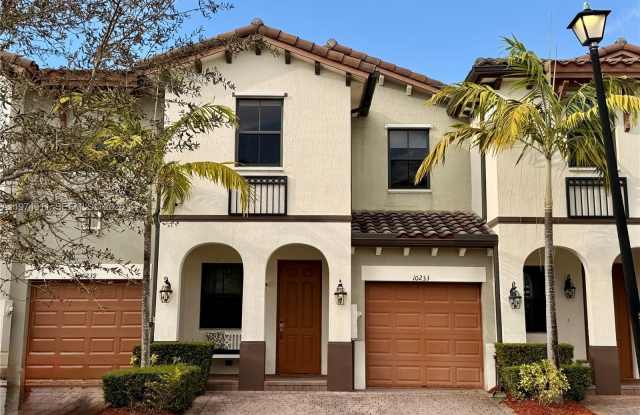 10233 NW 89th Ter photos photos