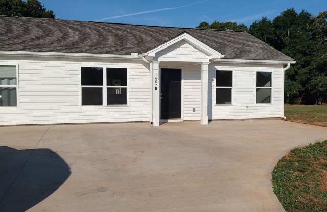 1607 North Green River Road photos photos
